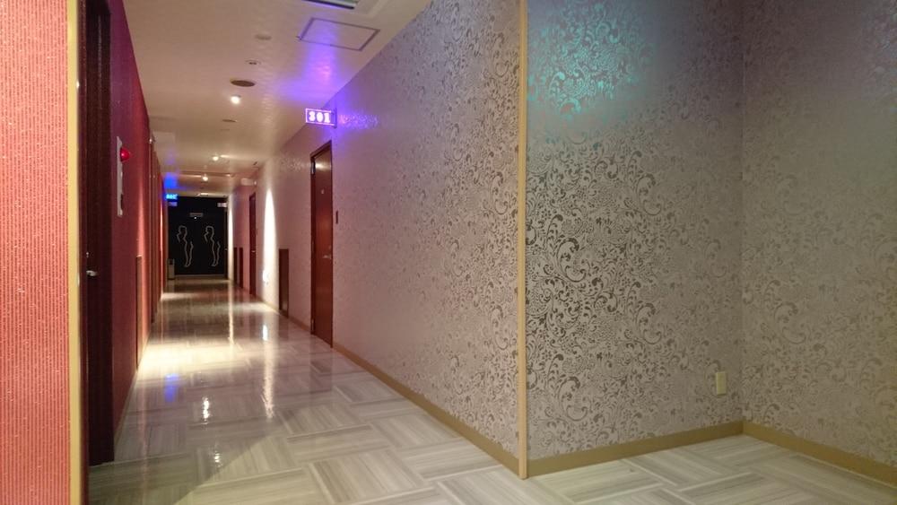 Hotel Eris Hakata (Adults Only) Fukuoka  Exteriör bild